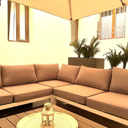 Indipendenza Luxury بولونيا
