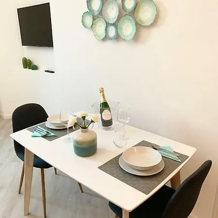 Indipendenza Luxury Апартаменты *