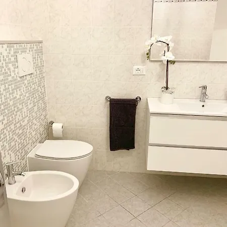 Indipendenza Luxury شقة