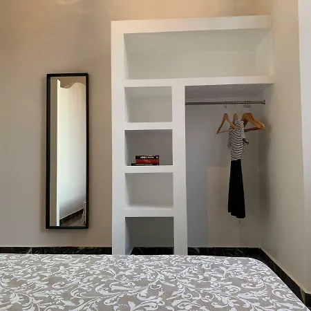 Indipendenza Luxury דירה