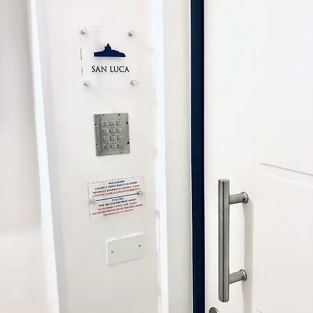 Indipendenza Luxury דירה